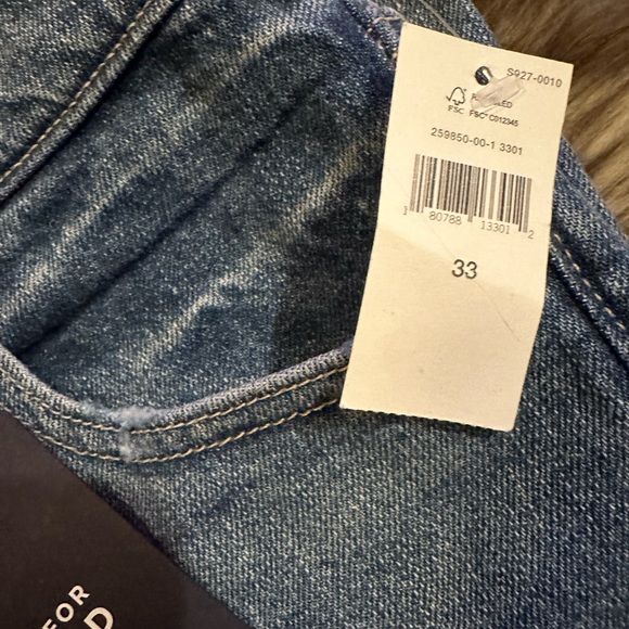 NEW w Tags - GAP girlfriend Crop Jeans Size 33- (20” ax at the waist) - Picture 10 of 14